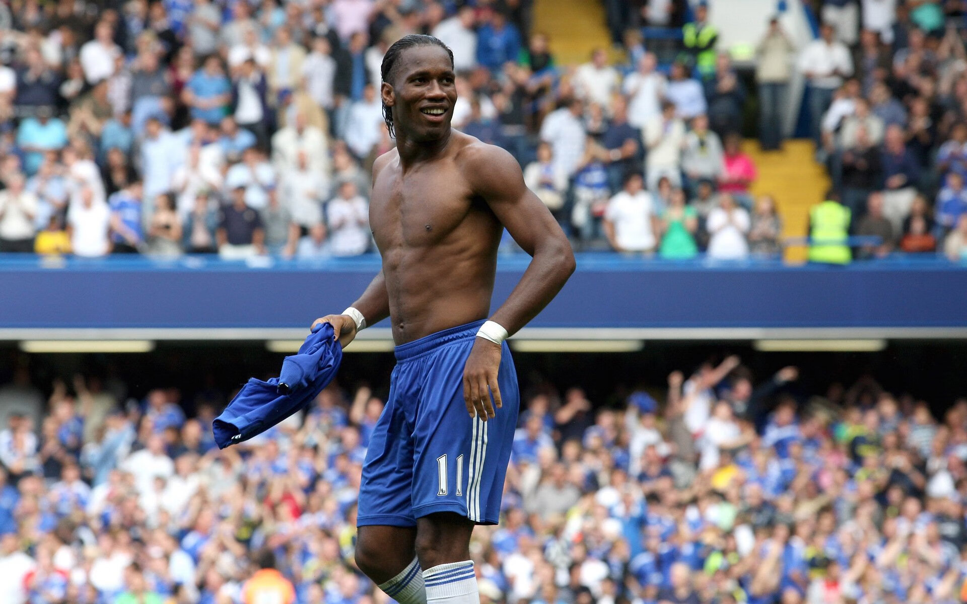 山东鲁能泰山队主场不敌深圳佳兆业，鲁能泰山vs深圳佳兆业